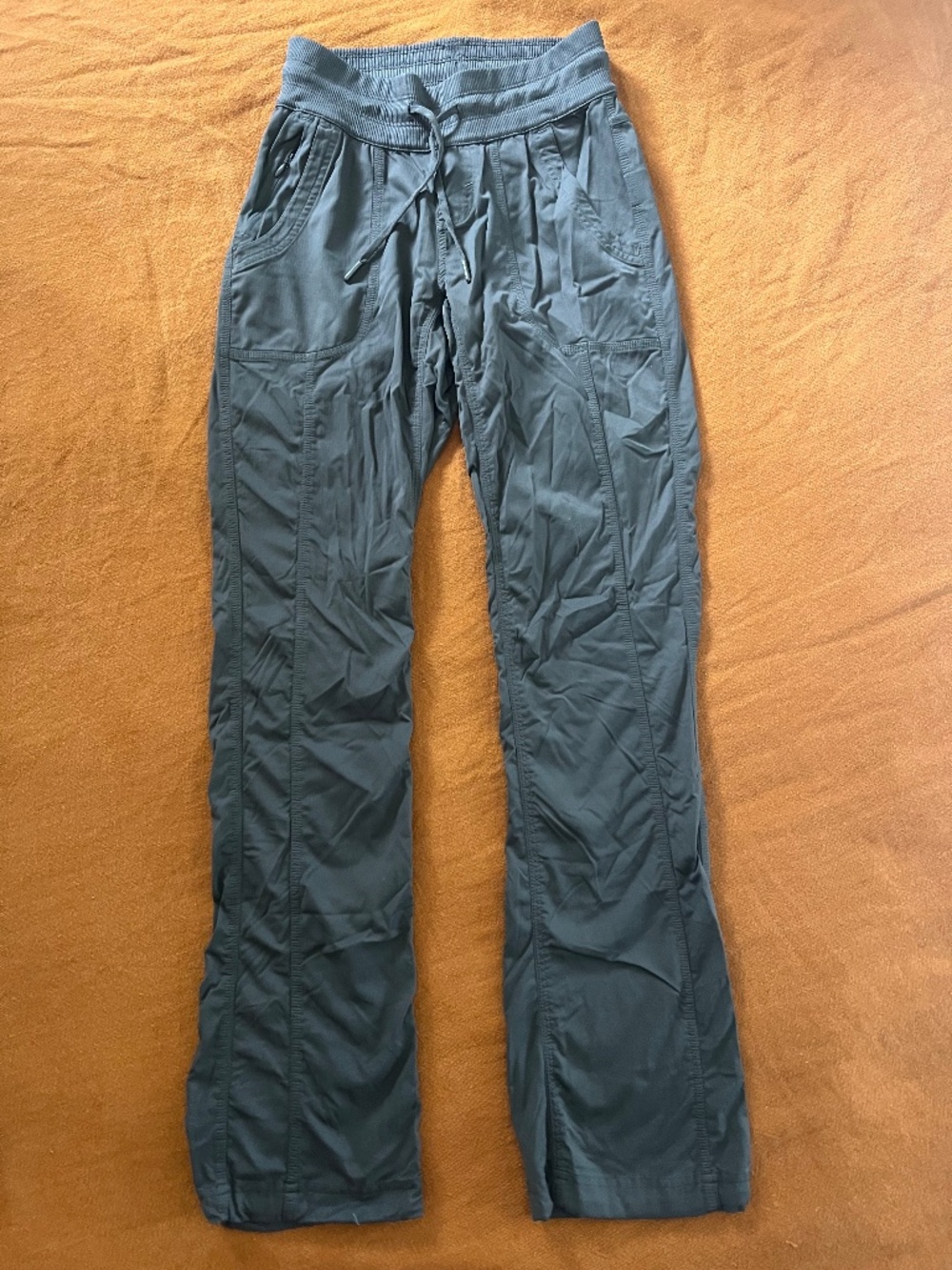 The North Face Women's Aphrodite 2.0 full length pants in Olive green Size XP